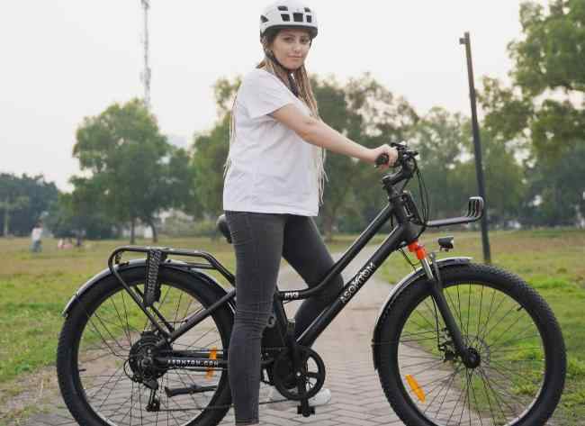 ASOMTOM RV3 urban e-bike for morning fitness workouts.