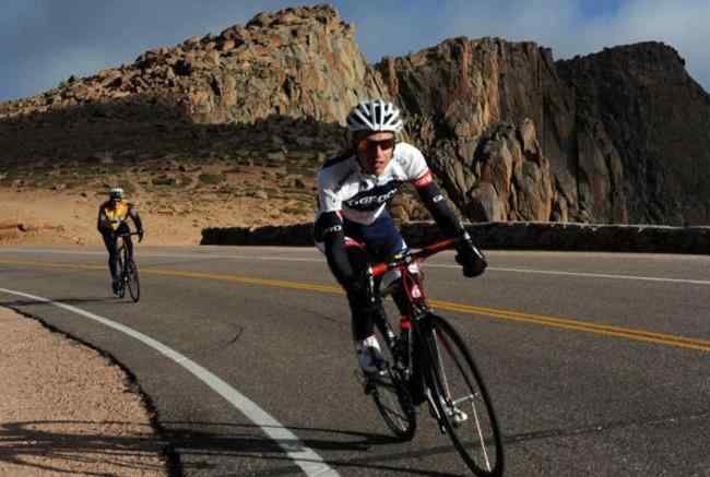 Riders of all skill levels can choose heart-pumping steep road climbs, relaxing riverside cruising, or visiting popular towns in Colorado's mountain towns.